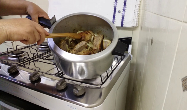 5 receitas de costela na panela de pressão para fazer na metade do tempo 
