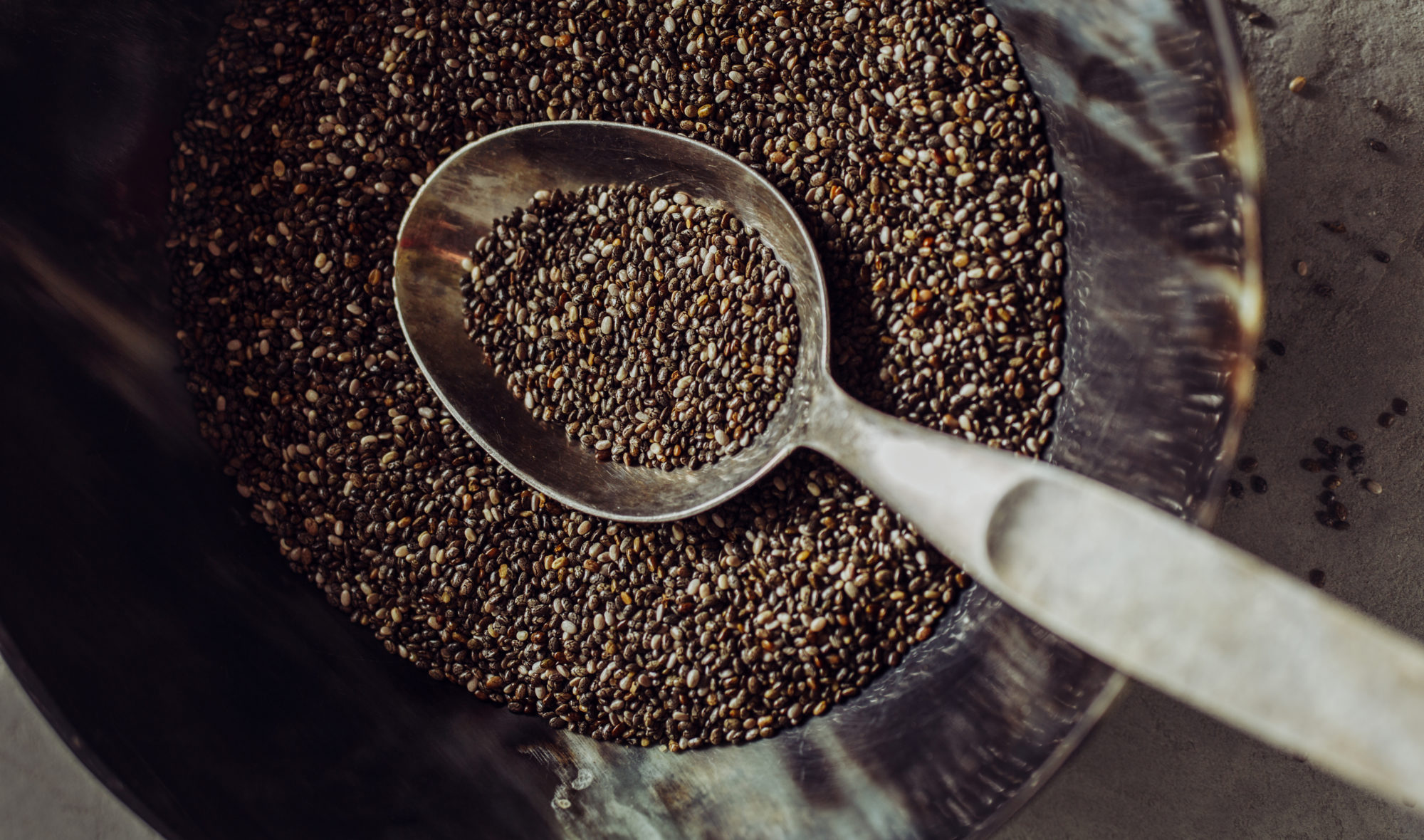 Os benefícios da chia + 5 receitas fáceis desse superalimento 